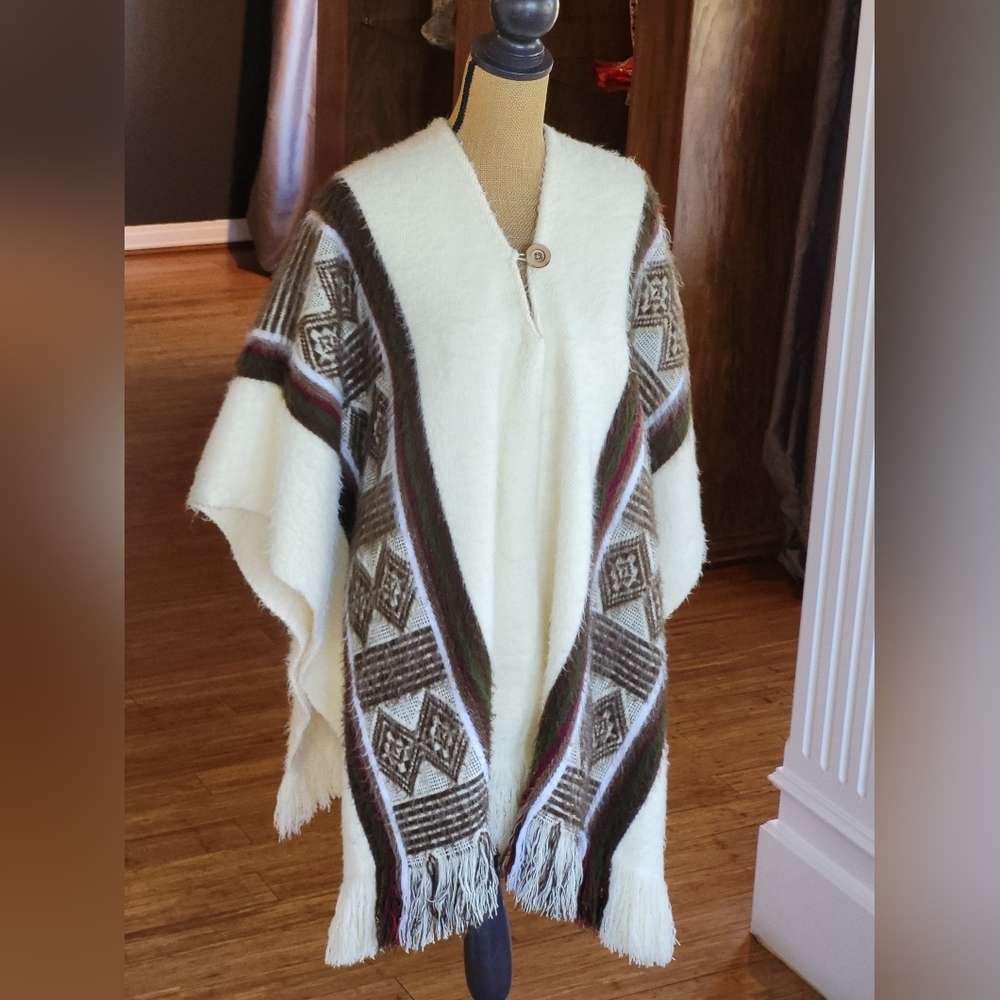 Vintage 70s Inca Imports Heavy Acrylic Ivory Poncho One Size
